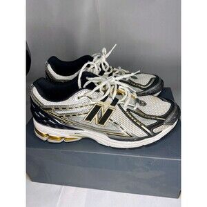 Size 9.5 New Balance 1906R - Metallic Silver / Metallic Gold Sneakers M1906RA